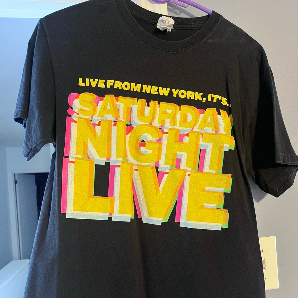 Black Saturday Night Live Graphic T-Shirt 2012 Broadway Video